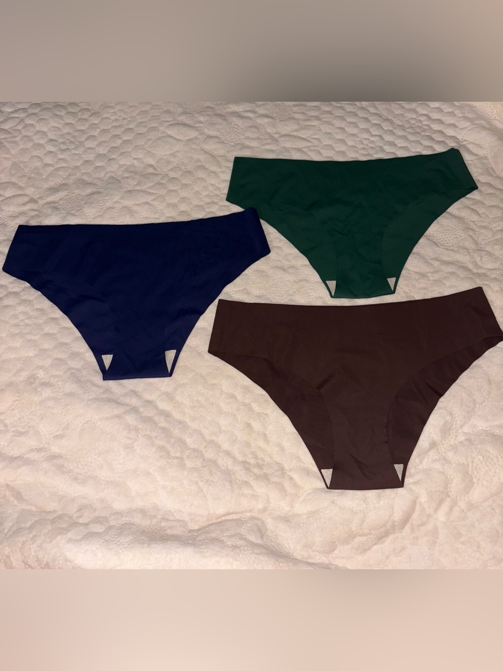 3-Pack women’s Seamless Bikini panties - Navy, Green, Brown